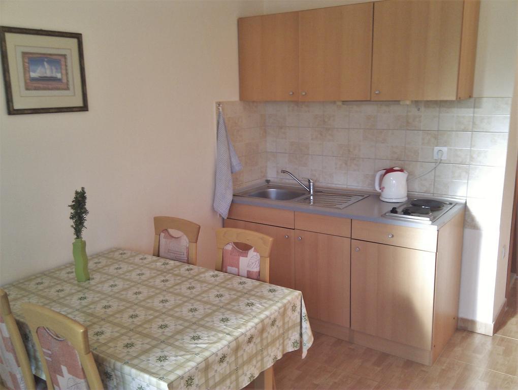 Apartments Brusje Podgora Szoba fotó