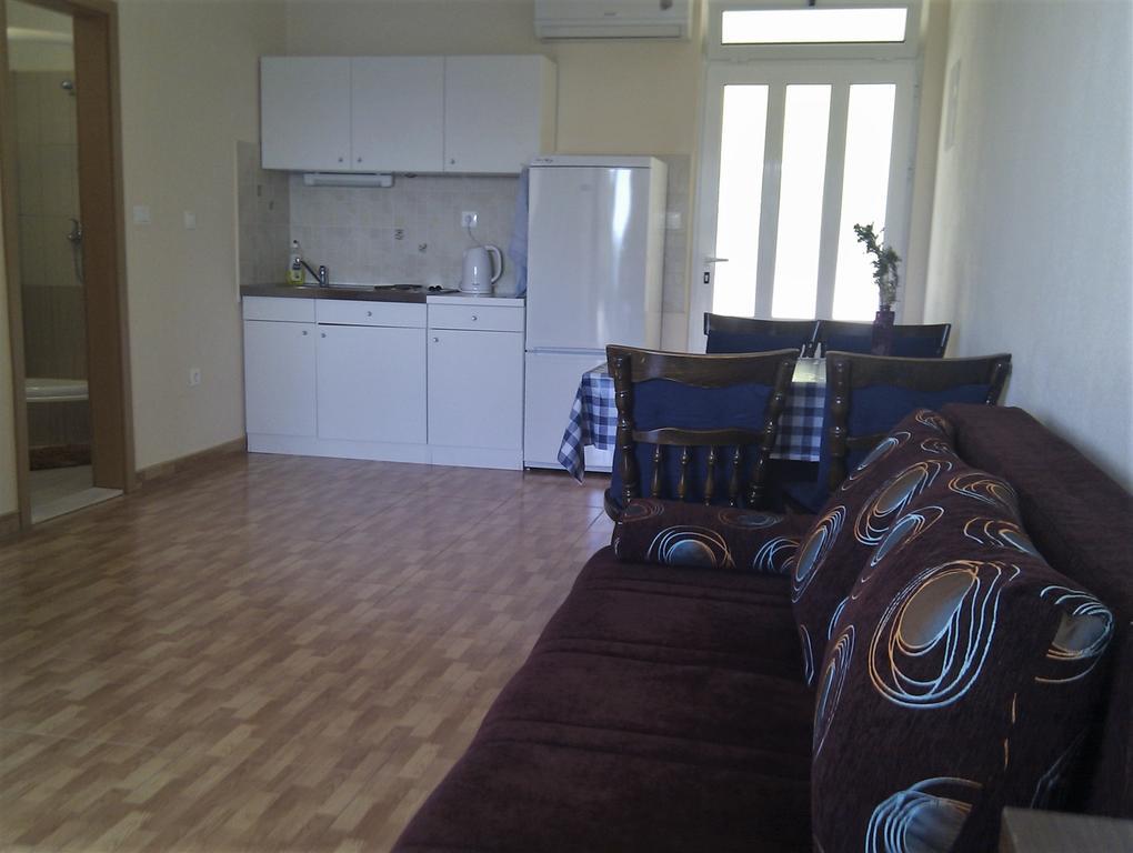 Apartments Brusje Podgora Szoba fotó